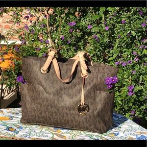Michael kors Signature canvas Tote